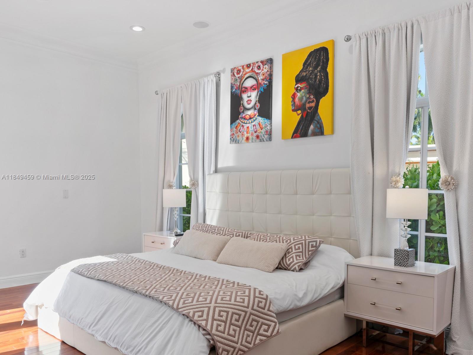 HOLLYWOOD LAKES SECTION - Residential