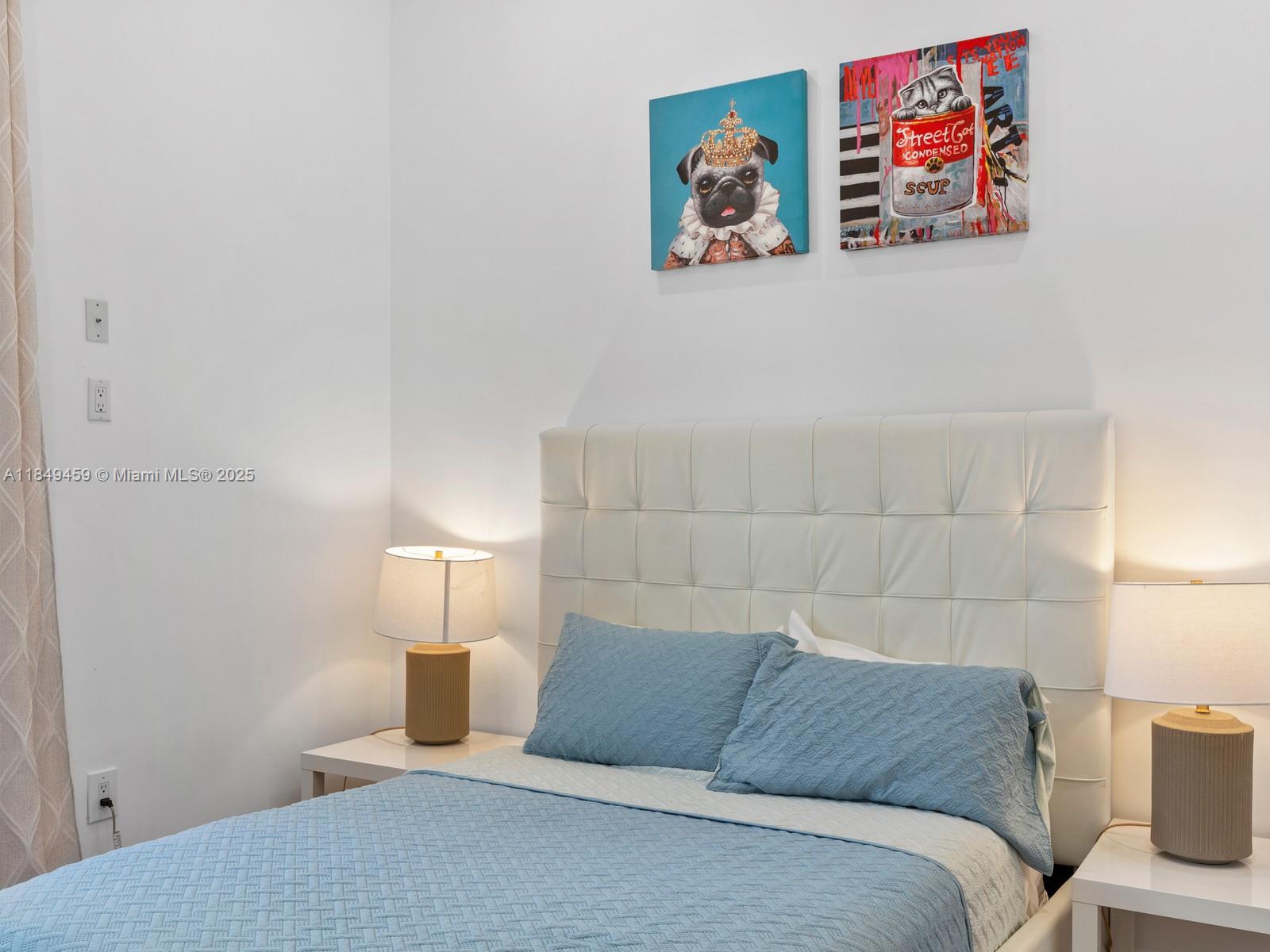 HOLLYWOOD LAKES SECTION - Residential