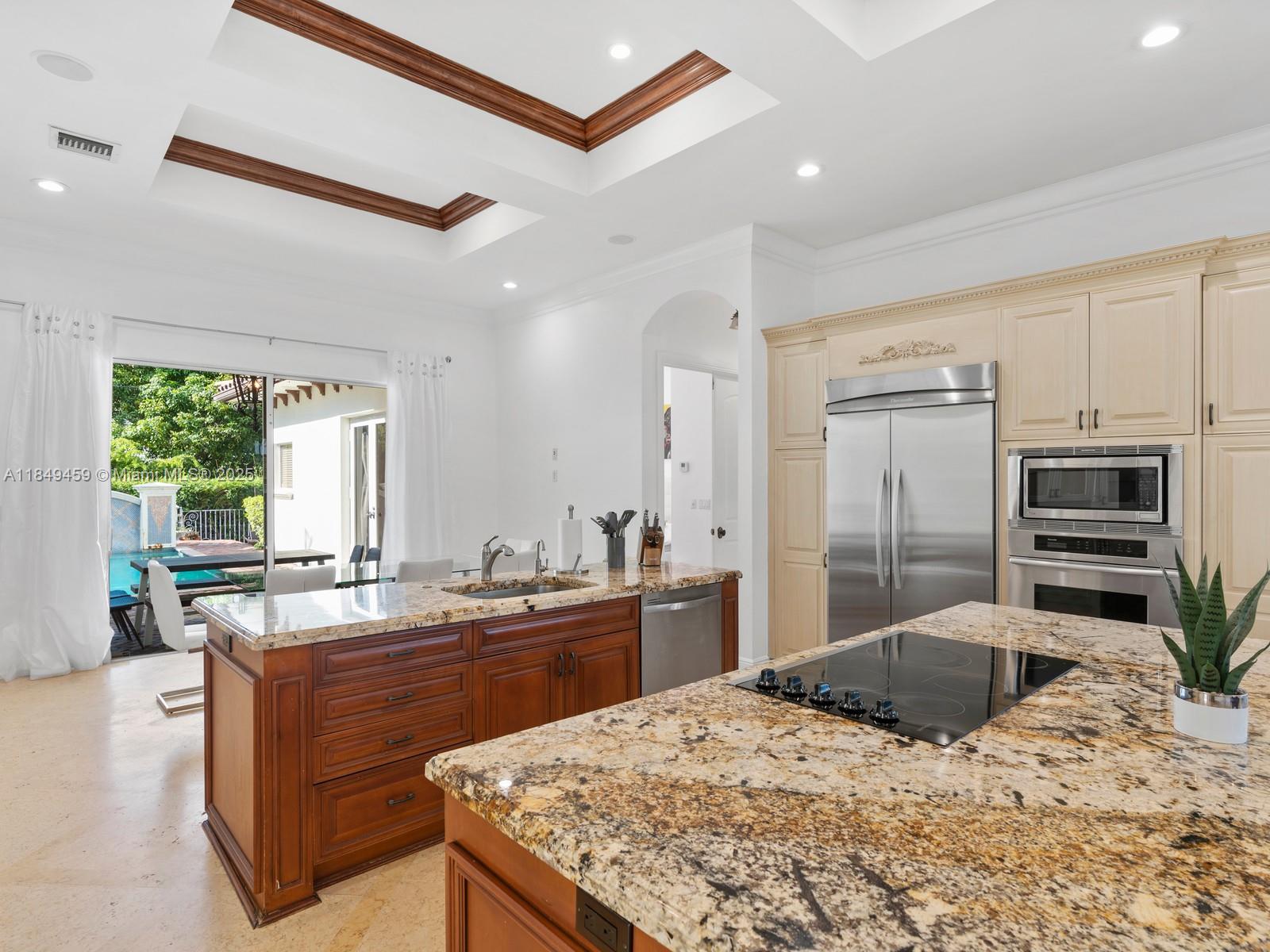 HOLLYWOOD LAKES SECTION - Residential