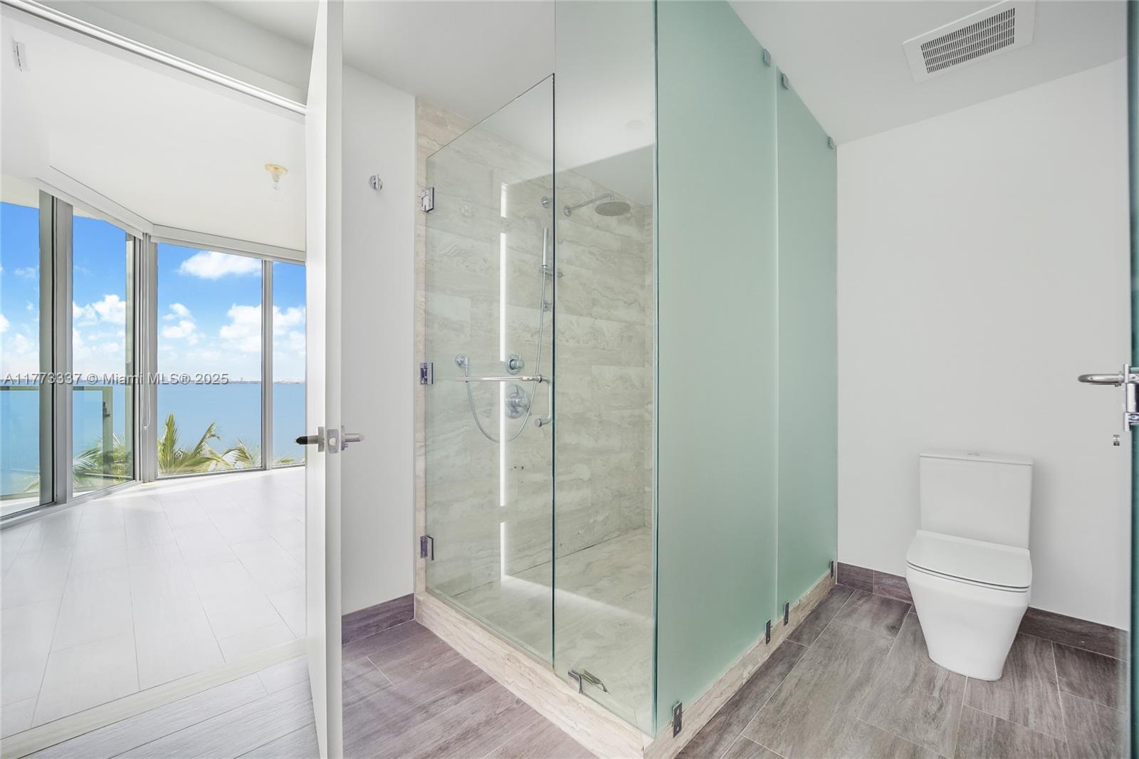2900 NE 7th Ave 304
