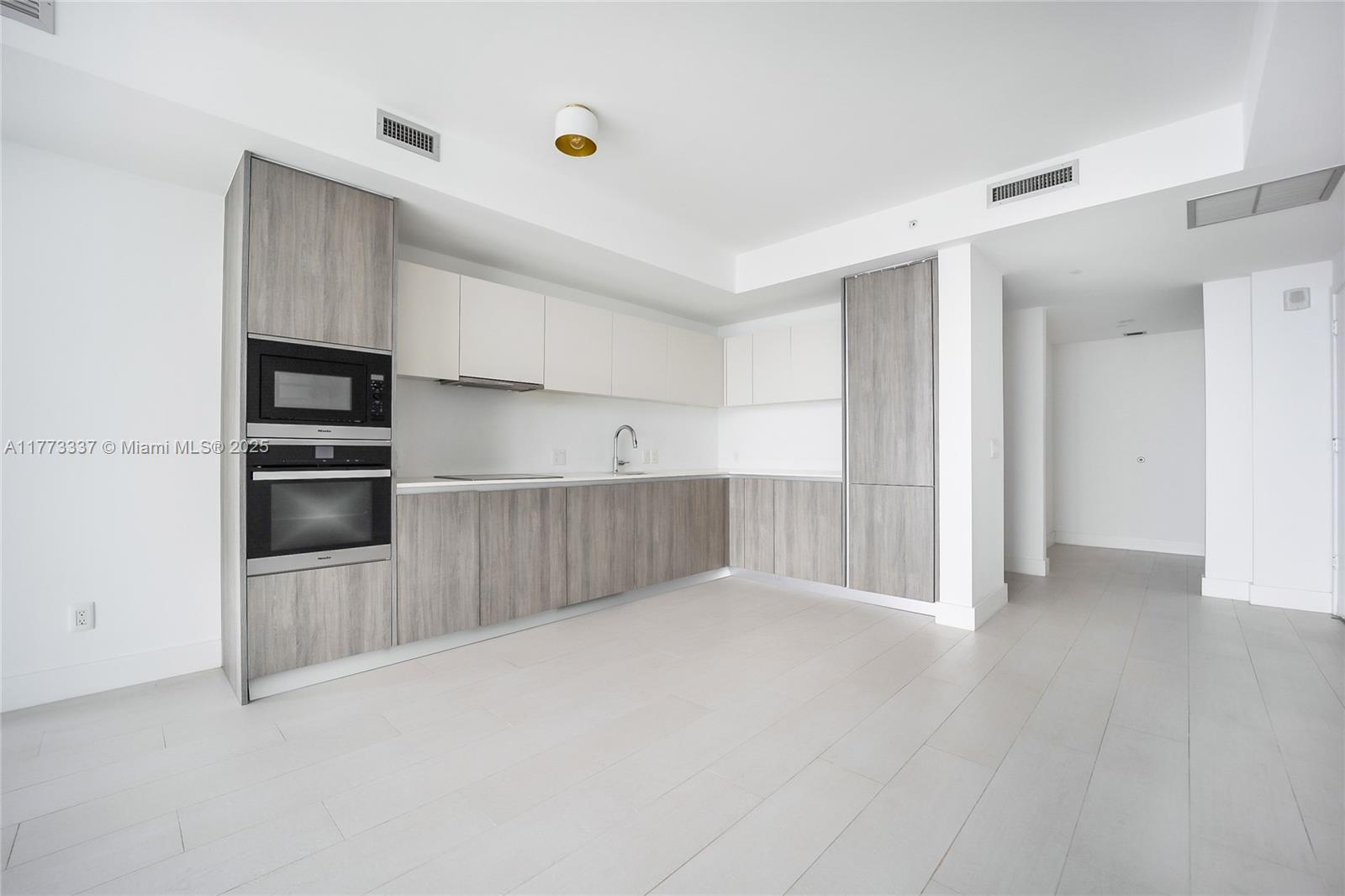 BISCAYNE BEACH CONDO - Residential