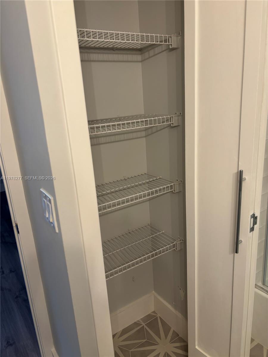 THE COURTS AT DORAL ISLES - Residential Lease