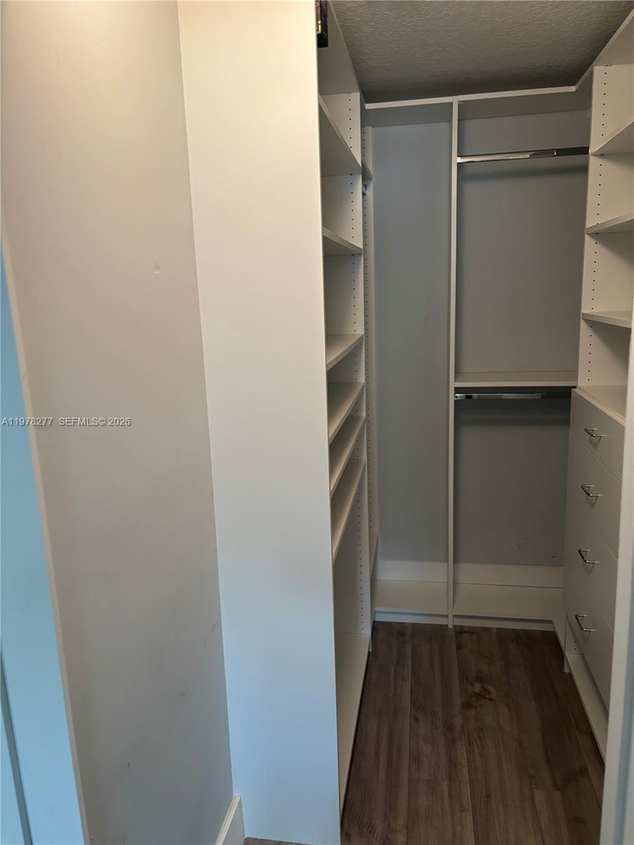 THE COURTS AT DORAL ISLES - Residential Lease