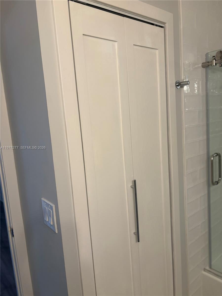 THE COURTS AT DORAL ISLES - Residential Lease