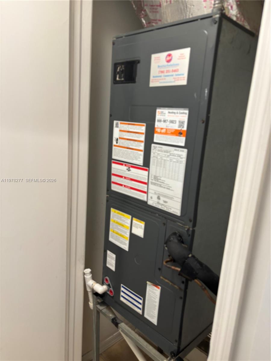 THE COURTS AT DORAL ISLES - Residential Lease