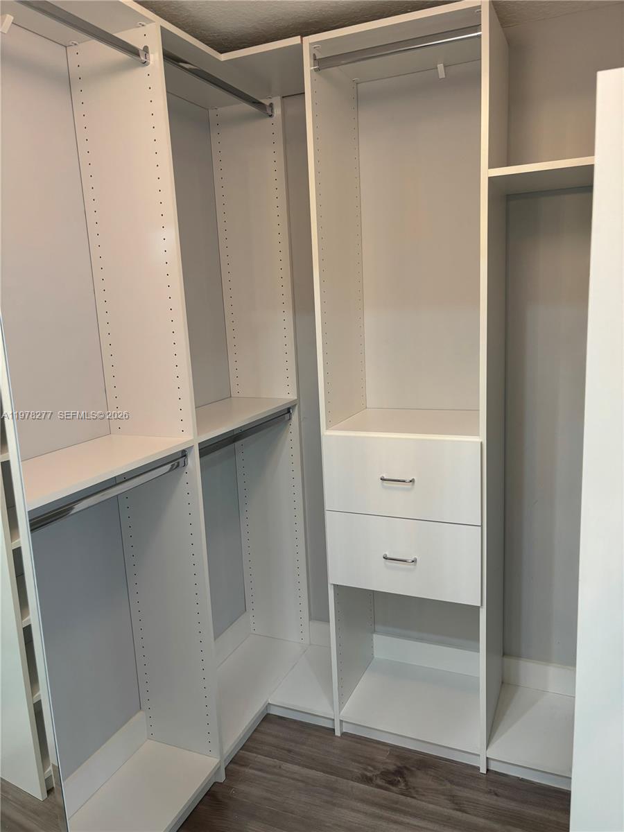 THE COURTS AT DORAL ISLES - Residential Lease