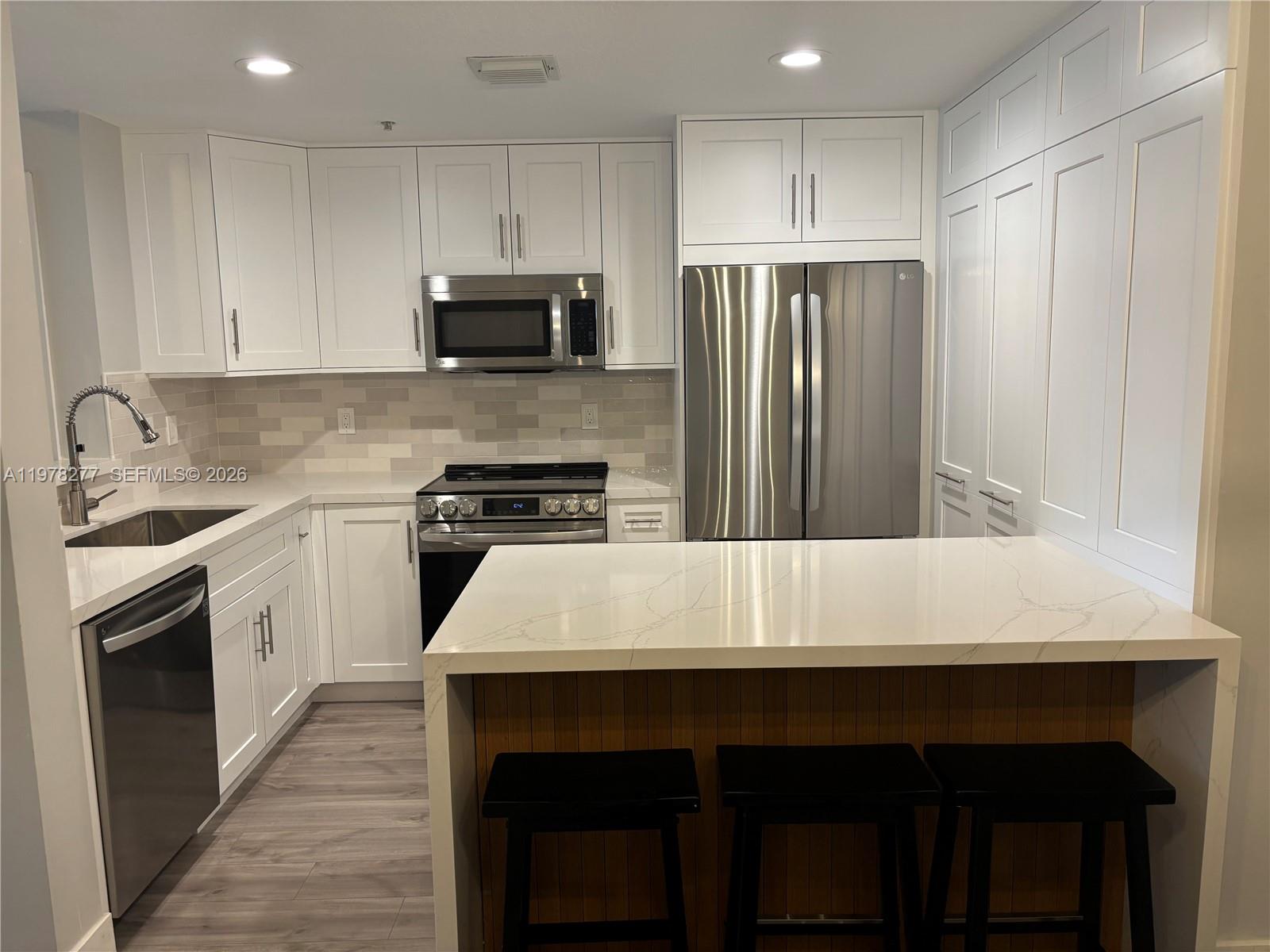 THE COURTS AT DORAL ISLES - Residential Lease