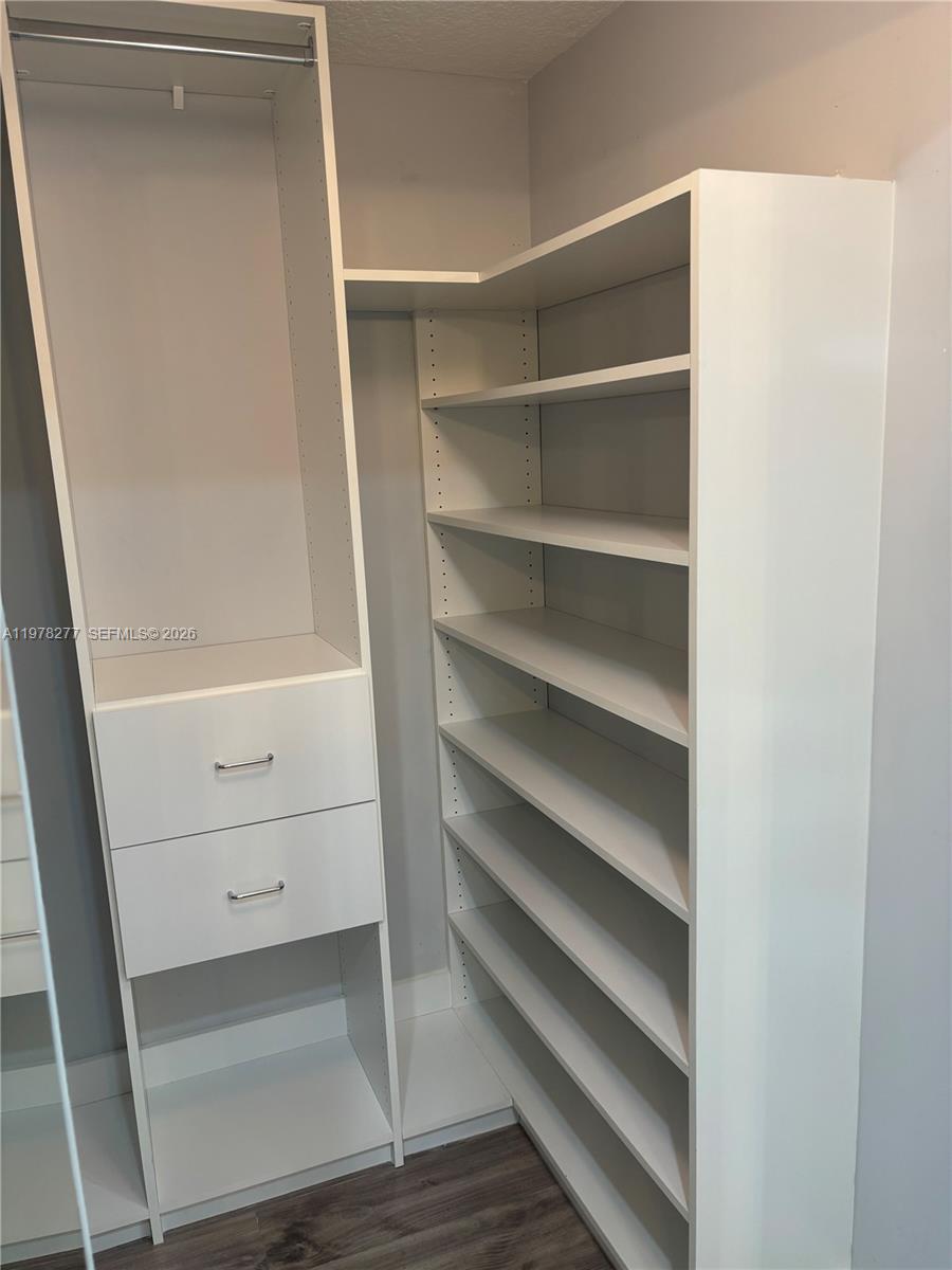 THE COURTS AT DORAL ISLES - Residential Lease