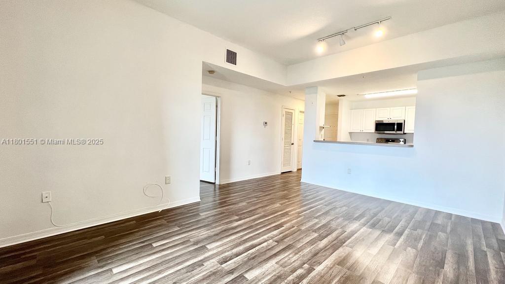 VILLAGE AT ABACOA CONDO - Residential Lease