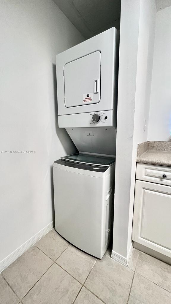 VILLAGE AT ABACOA CONDO - Residential Lease