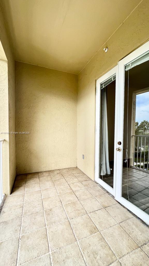 VILLAGE AT ABACOA CONDO - Residential Lease