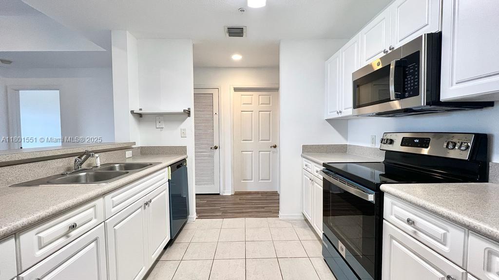 VILLAGE AT ABACOA CONDO - Residential Lease