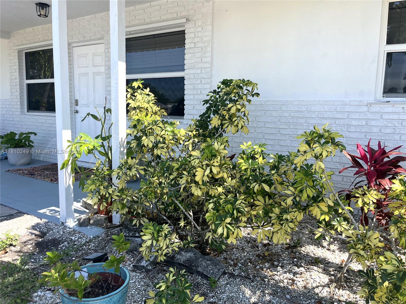 CORAL GARDENS - Residential Lease