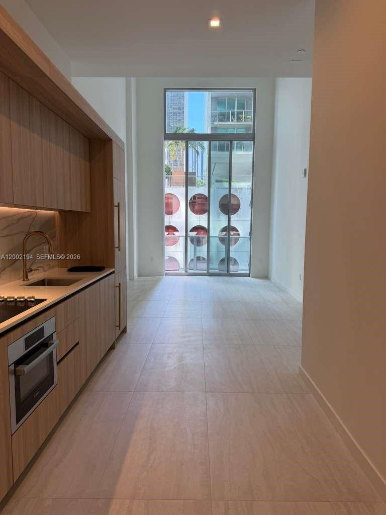 77 SE 5th street 1011