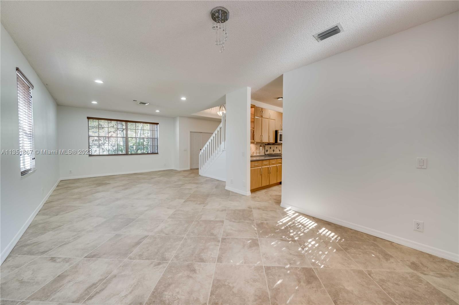 SECTOR 3 - PARCELS C D E - Residential Lease