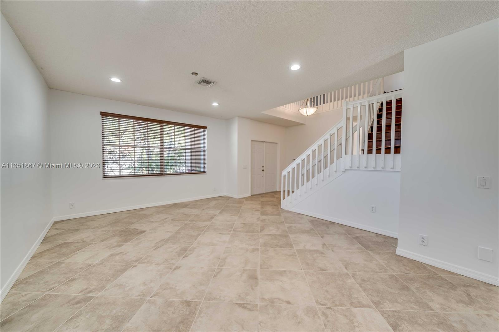 SECTOR 3 - PARCELS C D E - Residential Lease