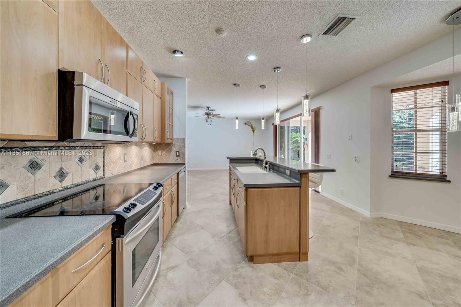 SECTOR 3 - PARCELS C D E - Residential Lease