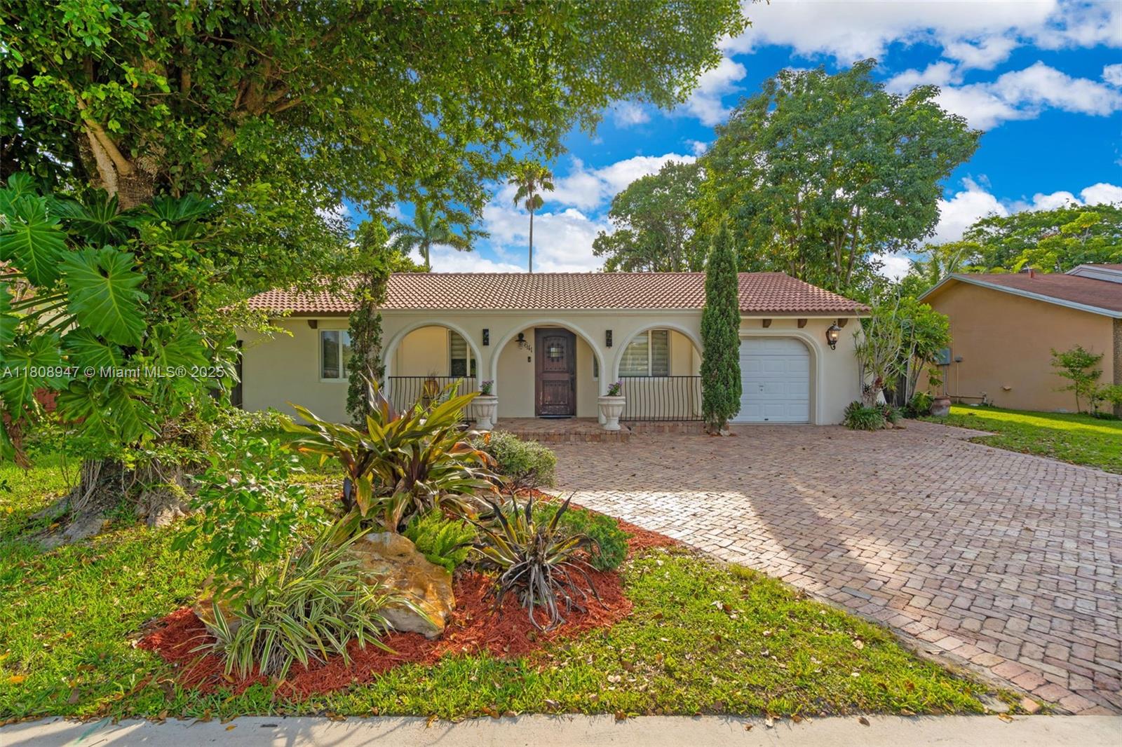 641 SW 50th Ave