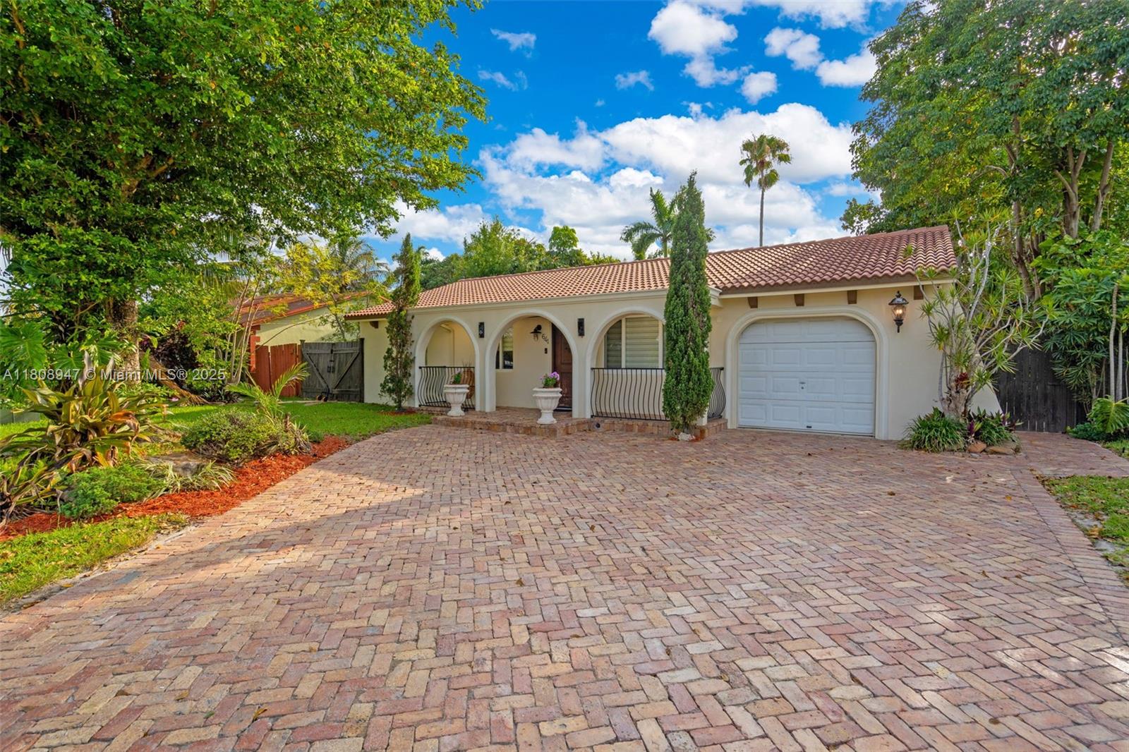 641 SW 50th Ave