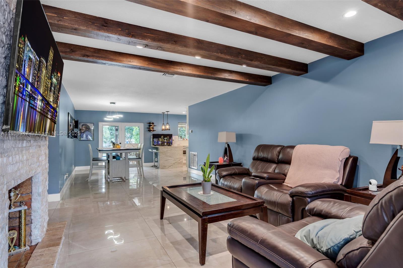 641 SW 50th Ave