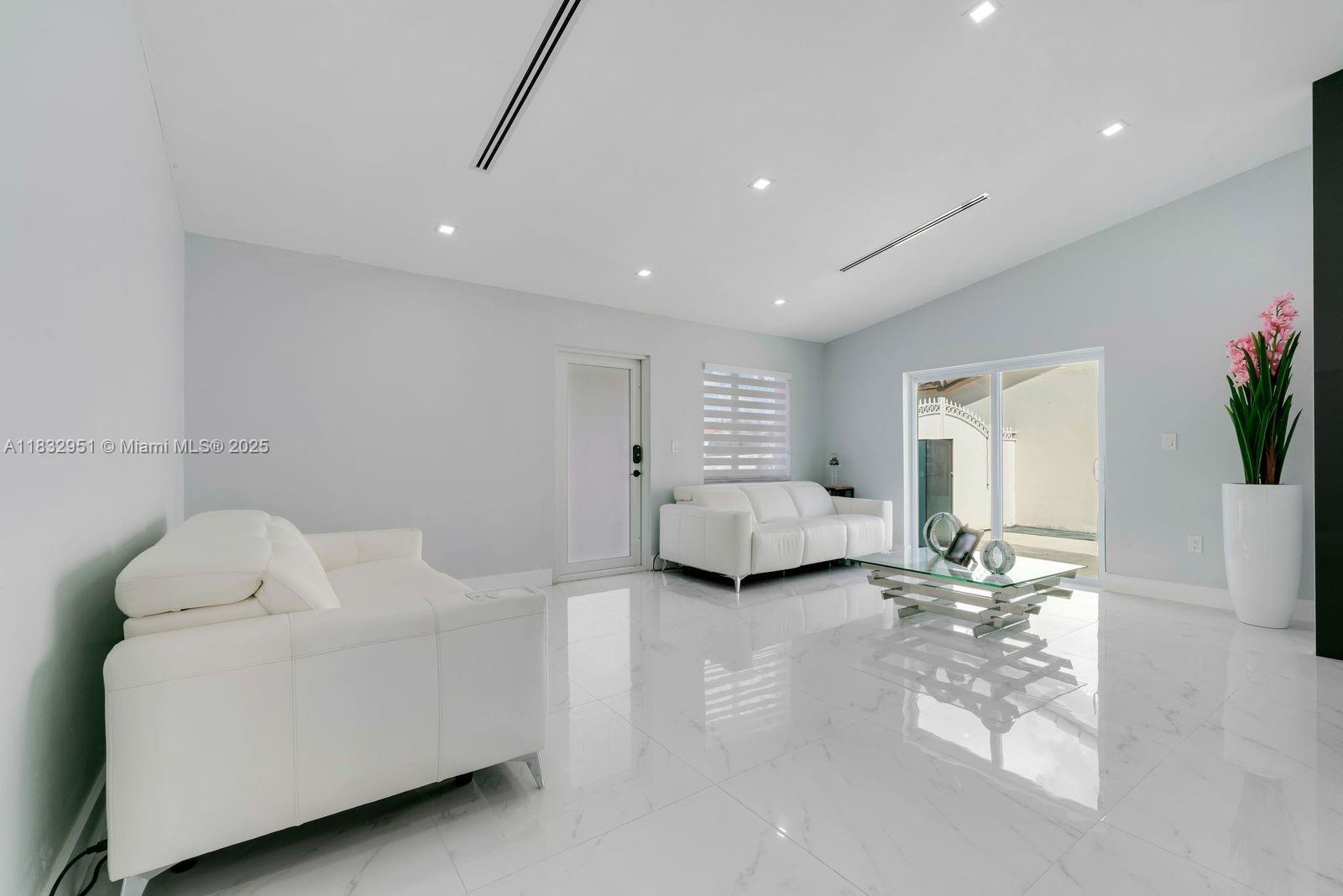 CORAL WEST HEIGHTS 2ND AD - Residential