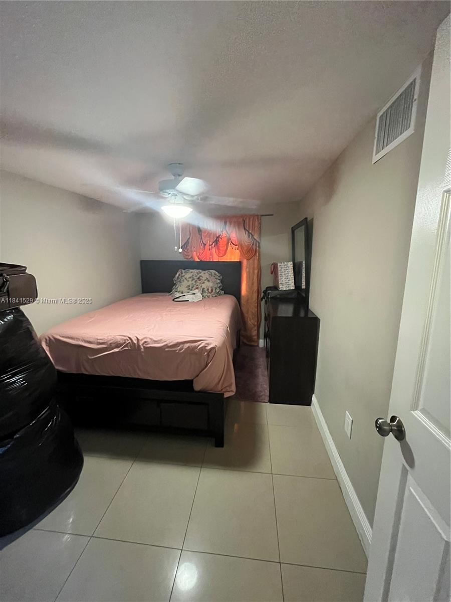 1437 N Andrews Ave