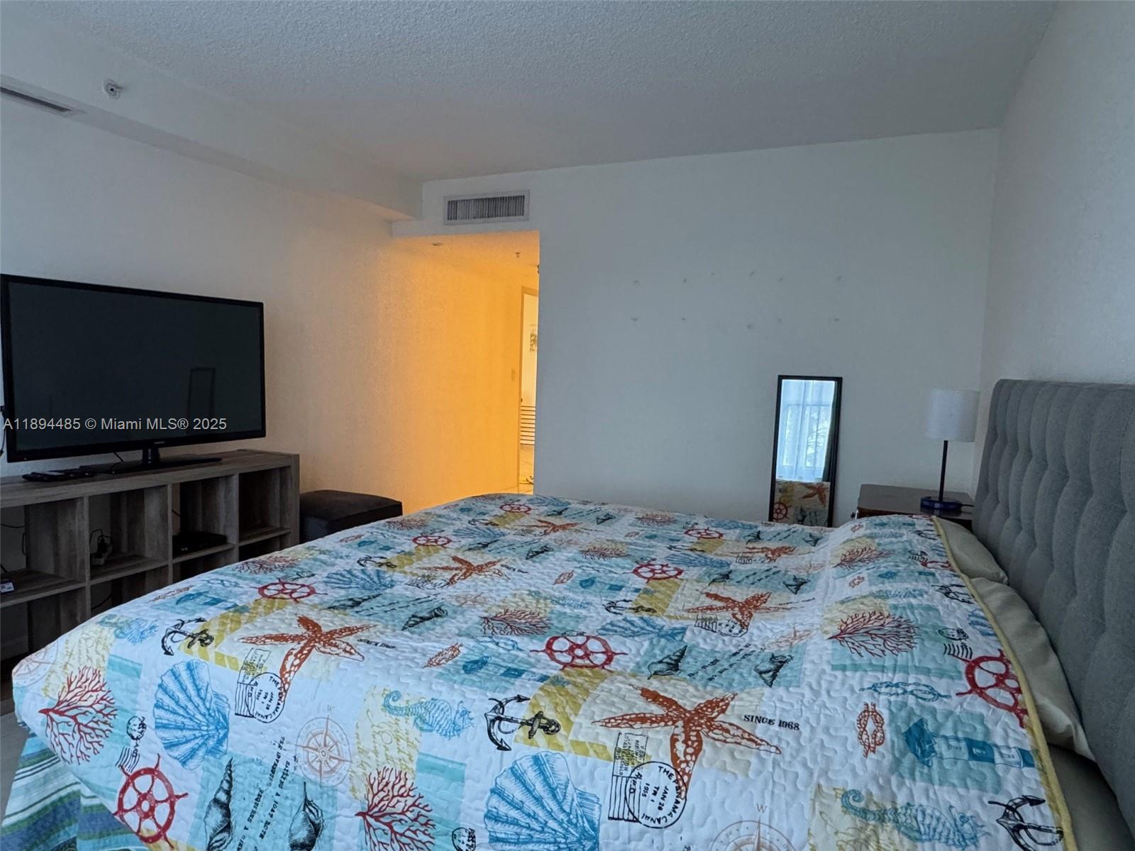 WAVE CONDO - Residential