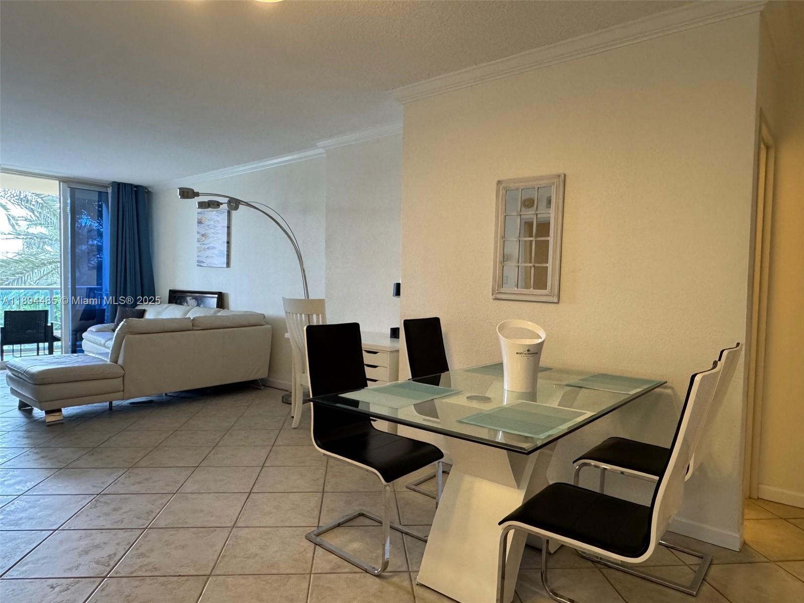 WAVE CONDO - Residential