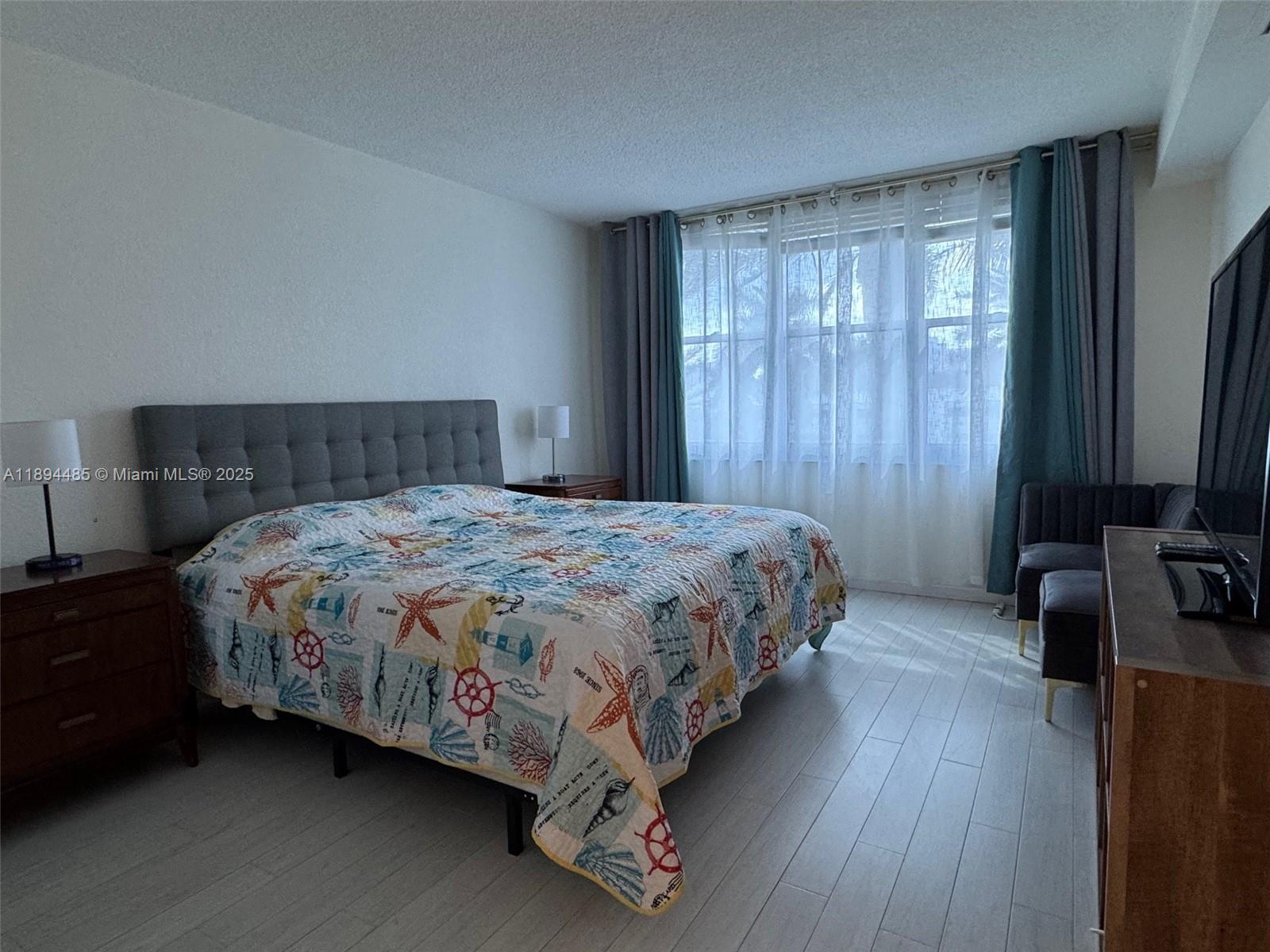 WAVE CONDO - Residential