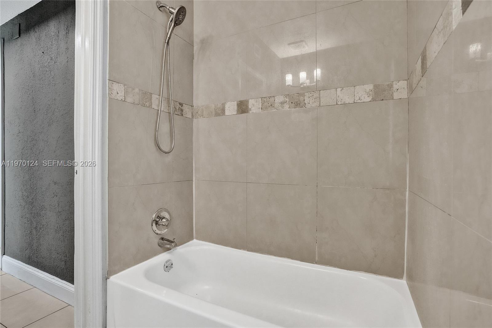 WEST MIAMI SHORES SEC D - Residential Lease