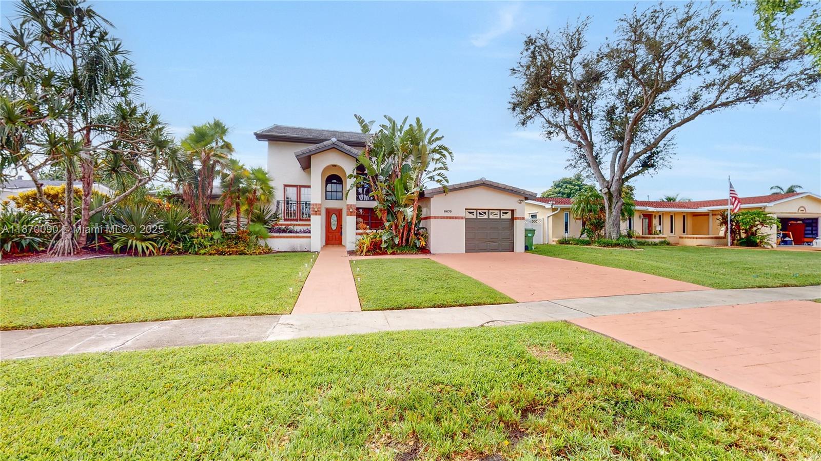 Beautiful lakefront home with 5 Bedrooms 3 Bathrooms. Located in Pasadena Lakes, this bright and spacious two
story house comes with a family room, pool, one car garage, and plenty of storage. Master bedroom is on the
second floor with a walk-in closet. Yard maintenance is included in the rent. Excellent location close to major
highways and A+ schools.. Call listing agent for more information.
