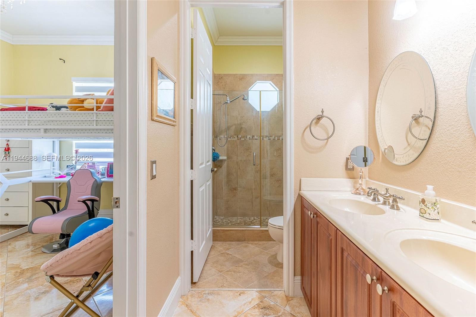 OLD COUNTRY ROAD ESTATES - Residential