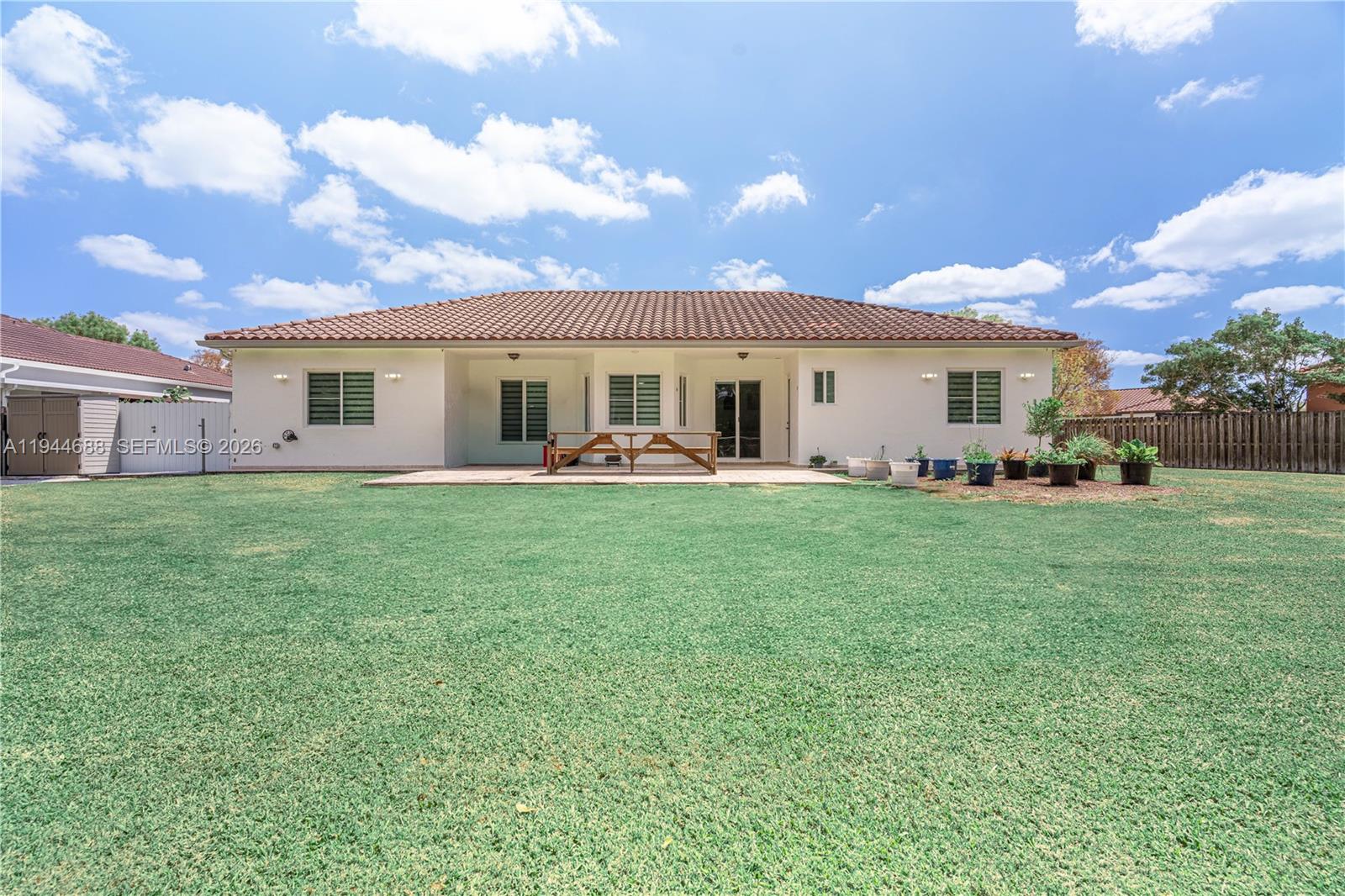 OLD COUNTRY ROAD ESTATES - Residential