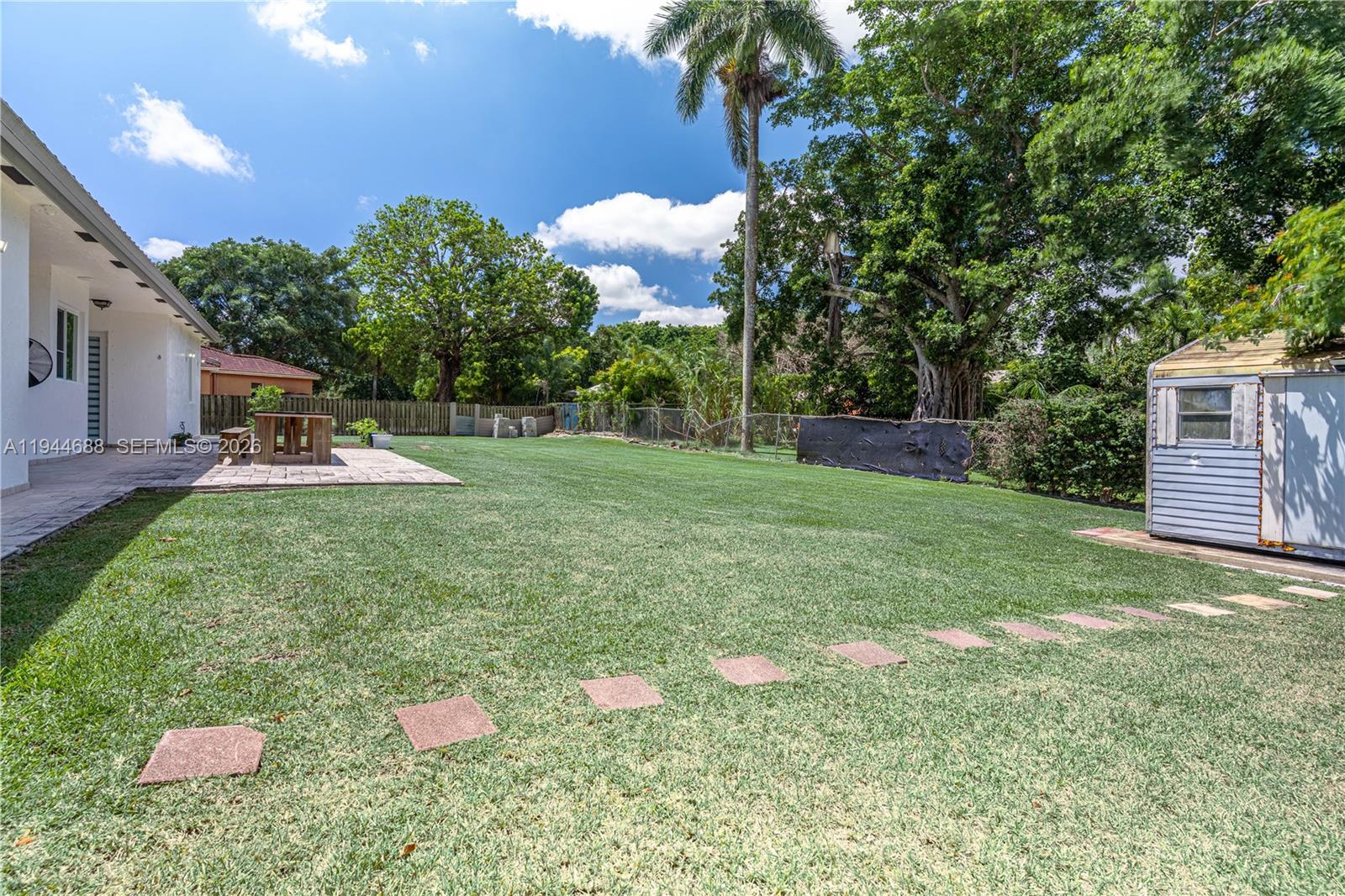 OLD COUNTRY ROAD ESTATES - Residential