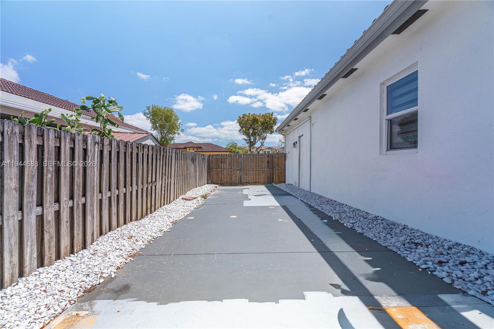OLD COUNTRY ROAD ESTATES - Residential