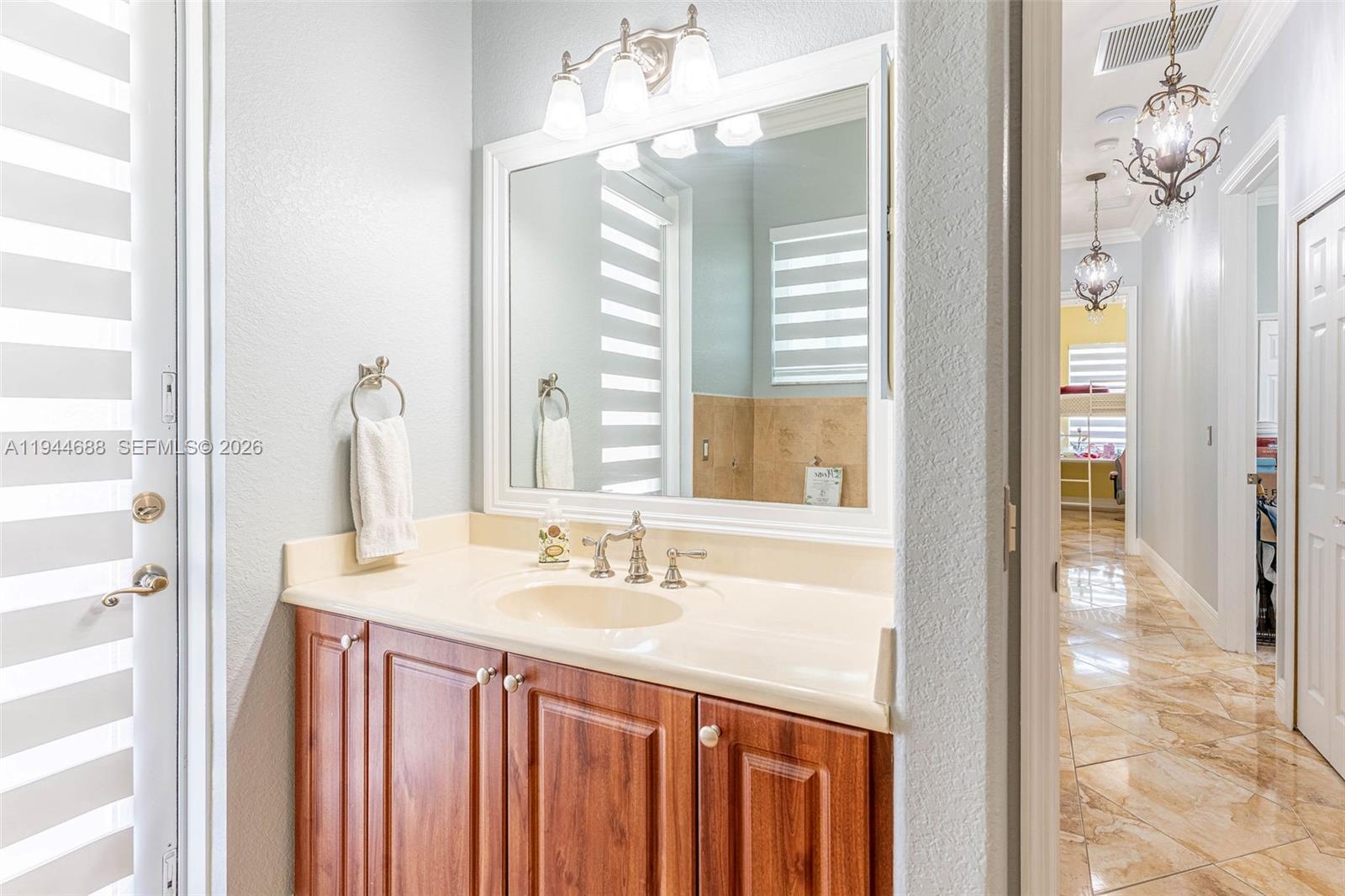 OLD COUNTRY ROAD ESTATES - Residential