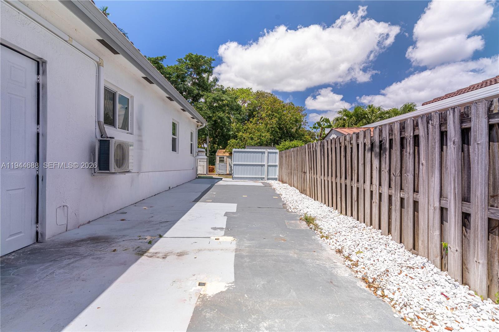 OLD COUNTRY ROAD ESTATES - Residential
