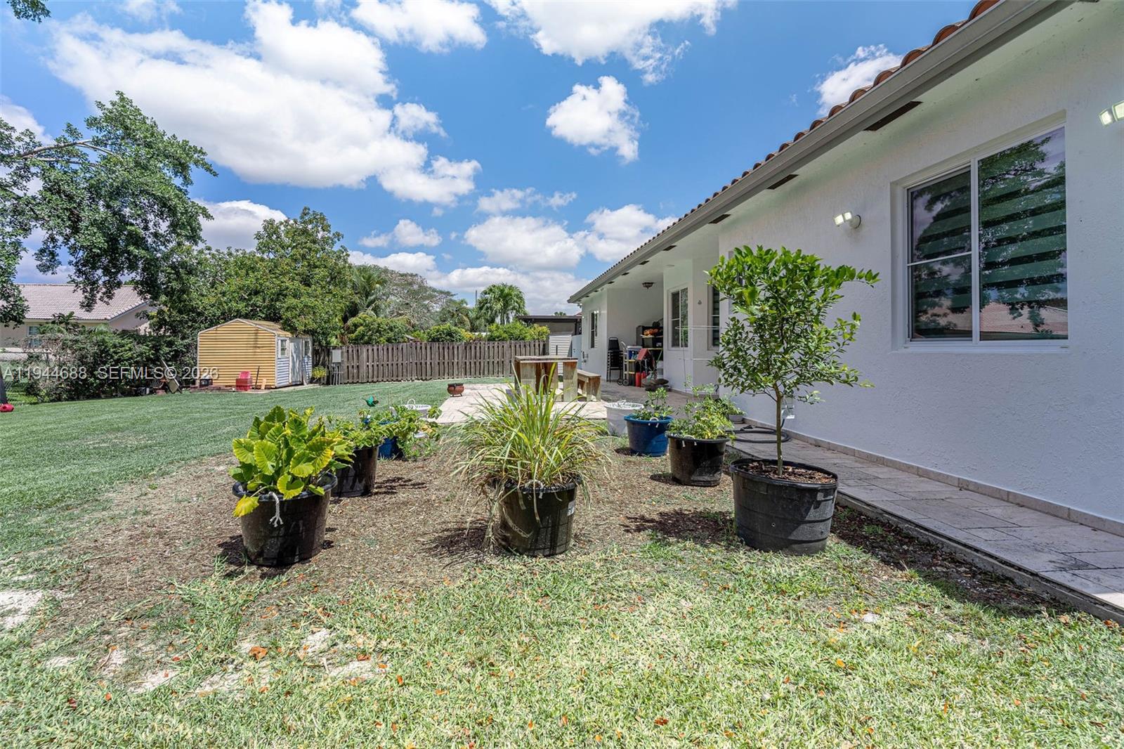 OLD COUNTRY ROAD ESTATES - Residential