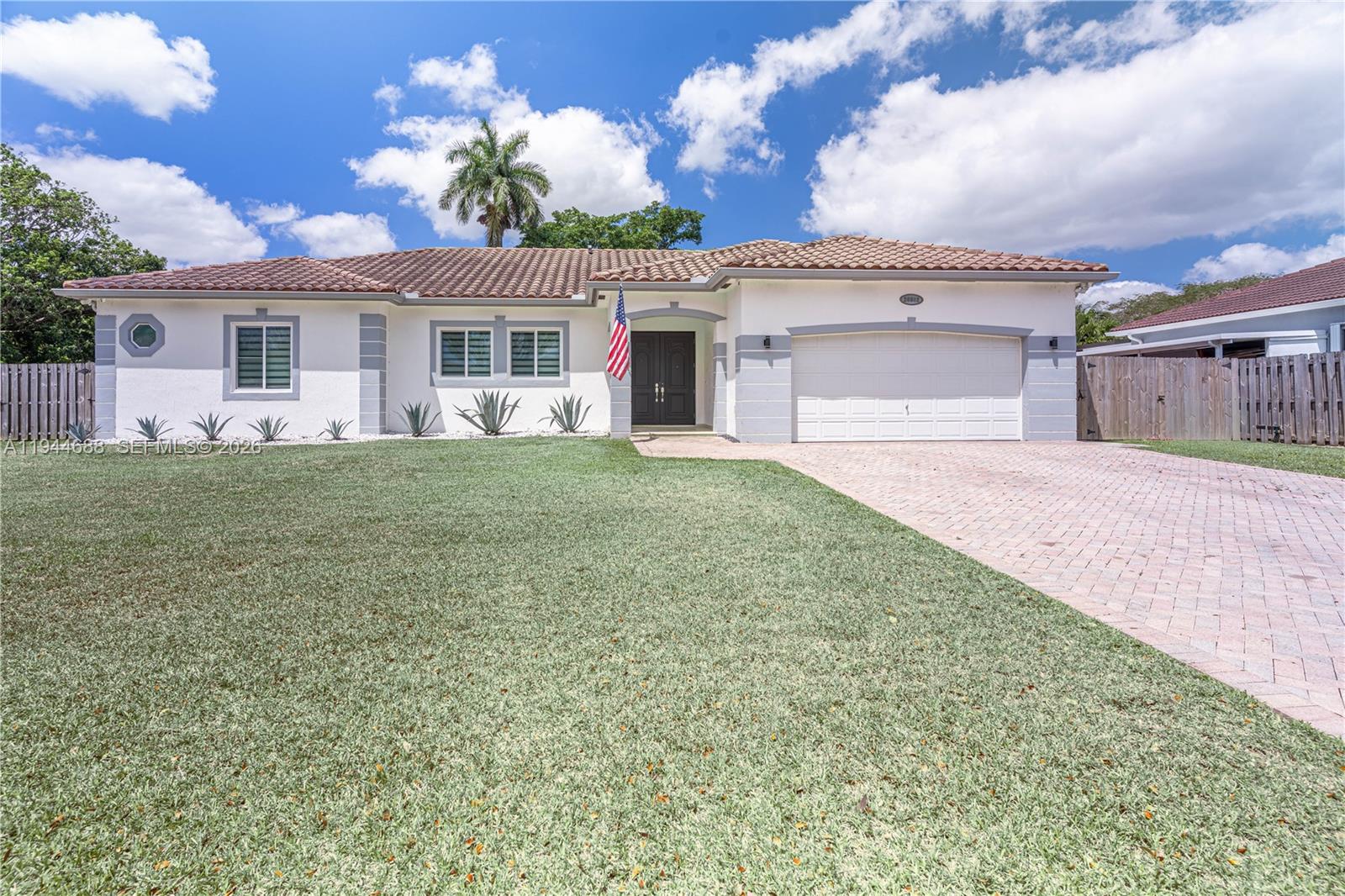 OLD COUNTRY ROAD ESTATES - Residential