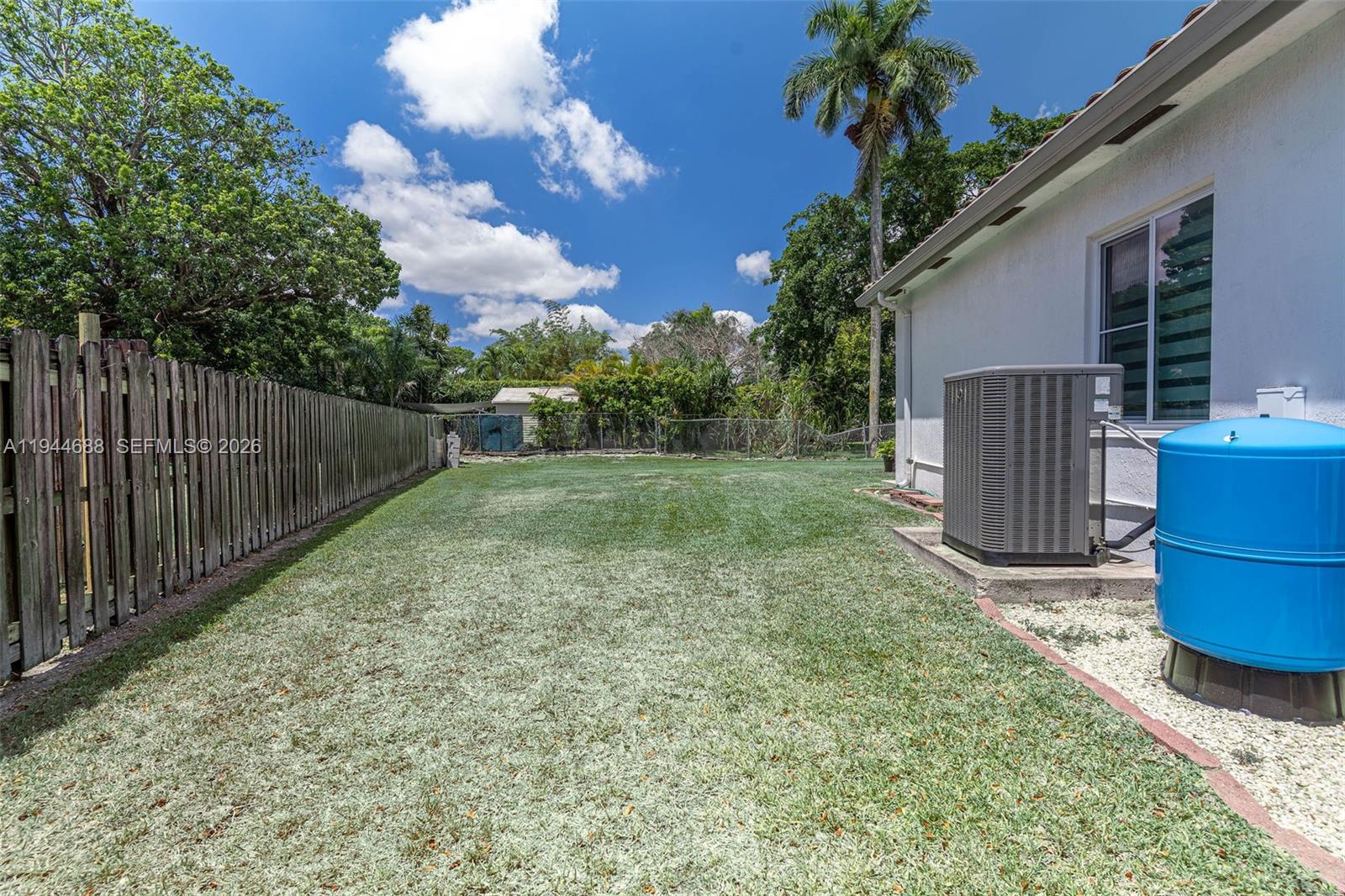 OLD COUNTRY ROAD ESTATES - Residential