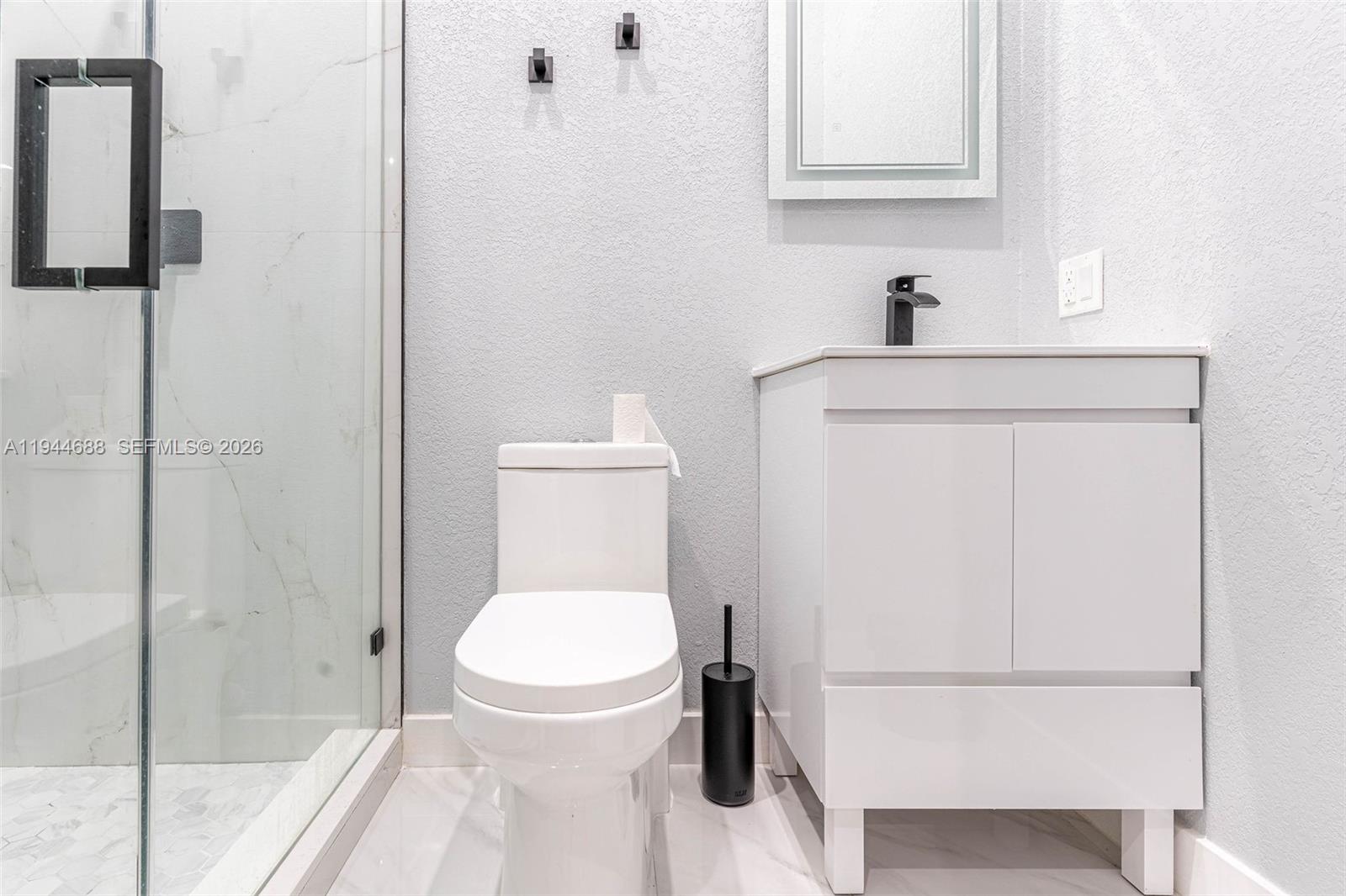 OLD COUNTRY ROAD ESTATES - Residential