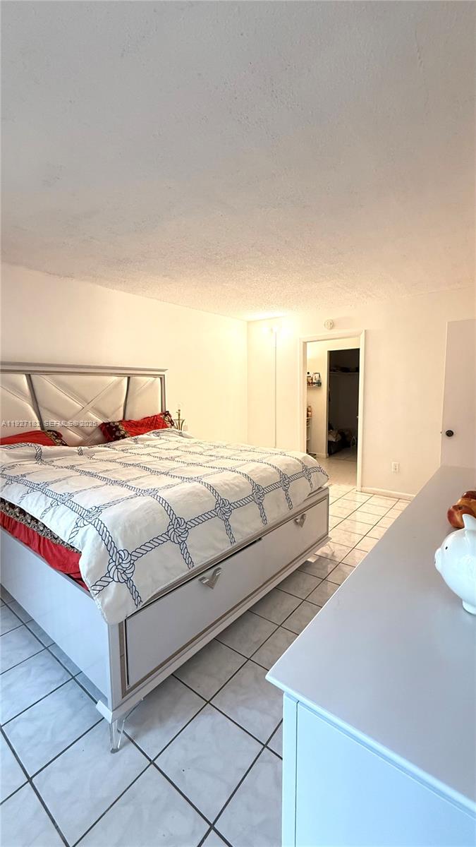 NARANJA LAKES CONDO NO 5 - Residential