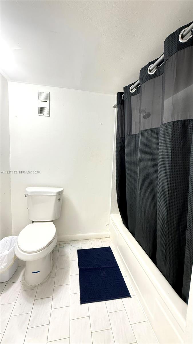 NARANJA LAKES CONDO NO 5 - Residential