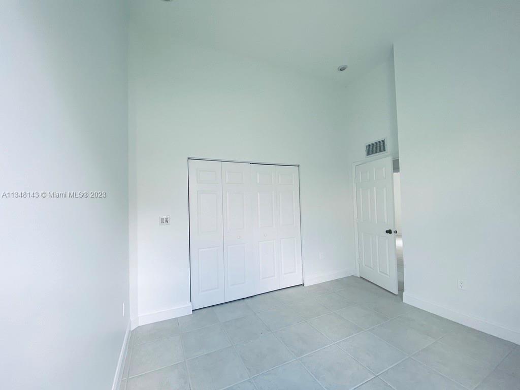 Photo 13 of 34 of 3125 Fairways Dr house