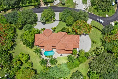 A home in Pinecrest