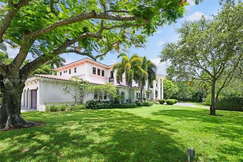 A home in Pinecrest