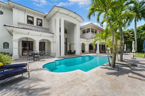 A home in Pinecrest