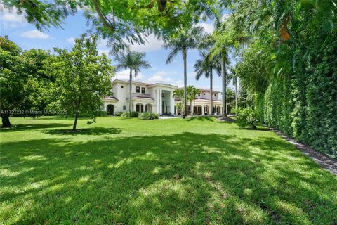 A home in Pinecrest