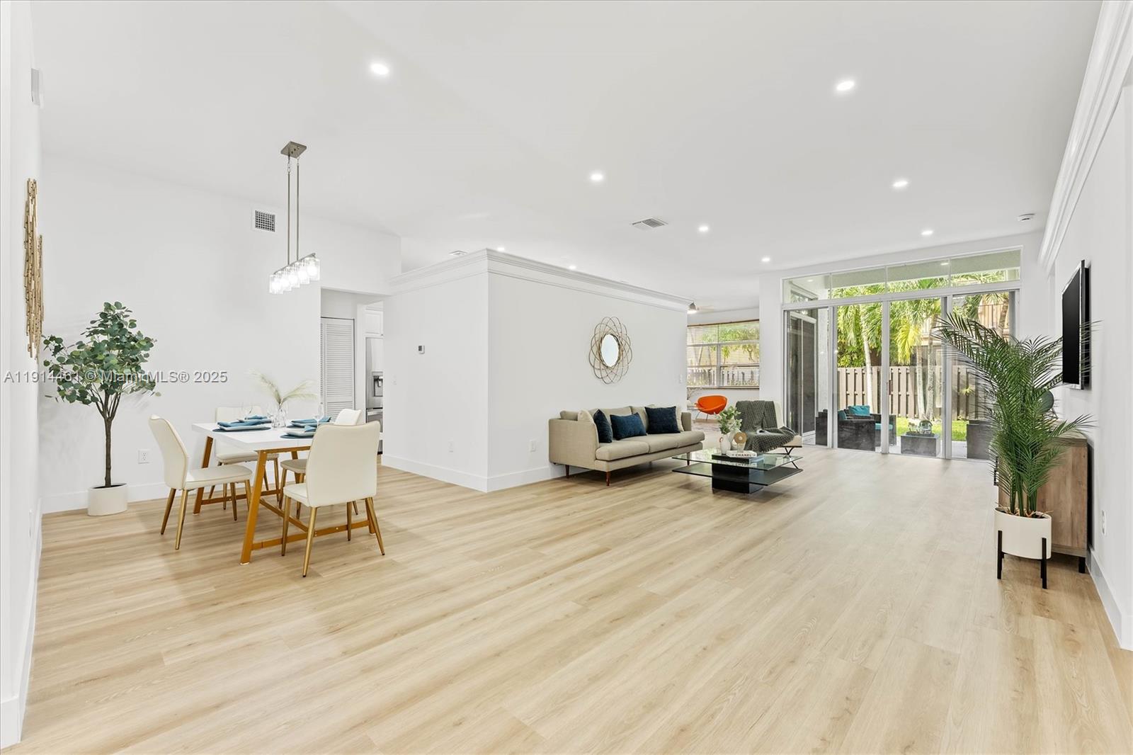 RIVIERA ISLES II - Residential