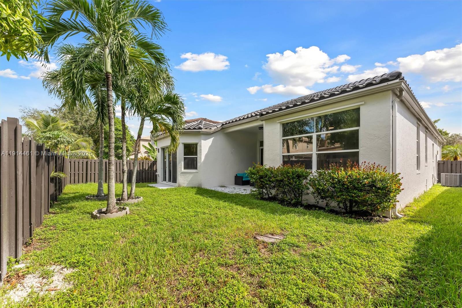 RIVIERA ISLES II - Residential